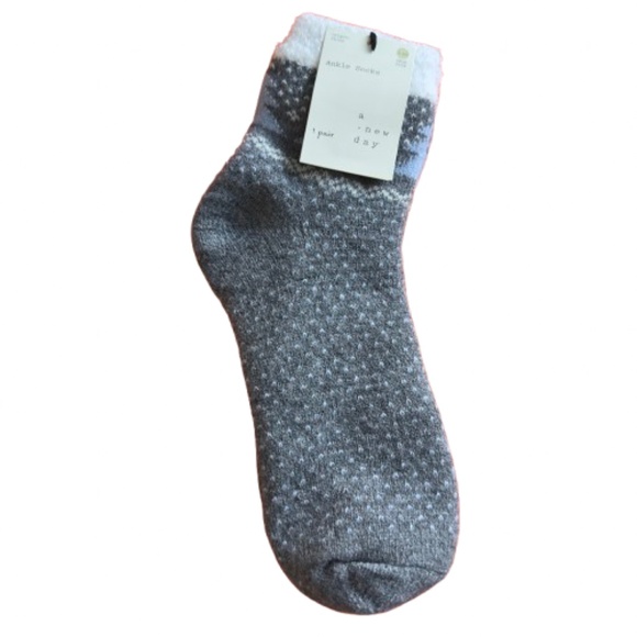 NWT a new day Women's Shoe Sz. 4-10 Gray/White/Blue Christmas Soft Cozy Socks - Picture 1 of 8